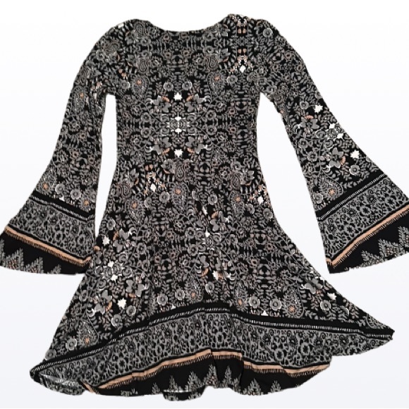 Angie Dresses & Skirts - Angie Slip -On Mandala Dress Women’s Size Small